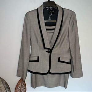 Fantastic Jaeger wool jacket and skirt suit silver-black pattern with black trim
